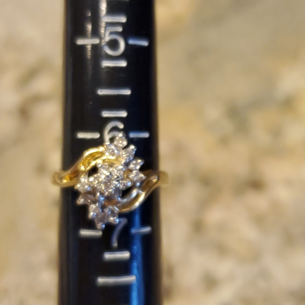 14k Gold and diamond ring - Picture 8 of 8